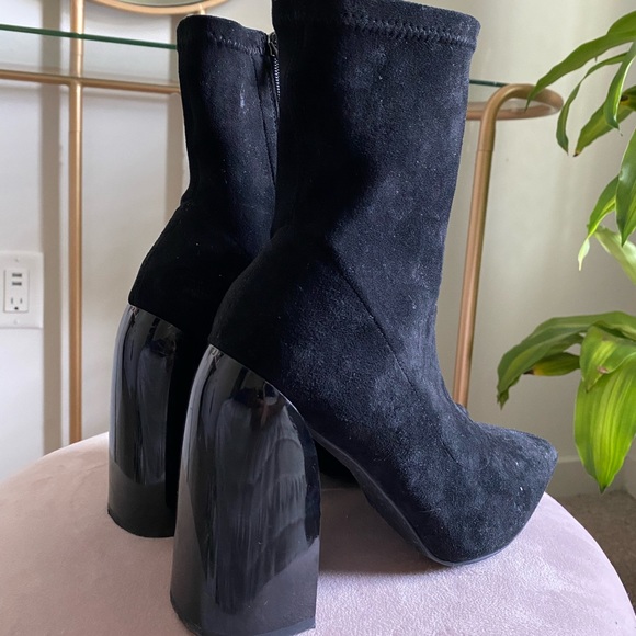 Tight Shaft Block Heel Black Booties - Picture 5 of 6